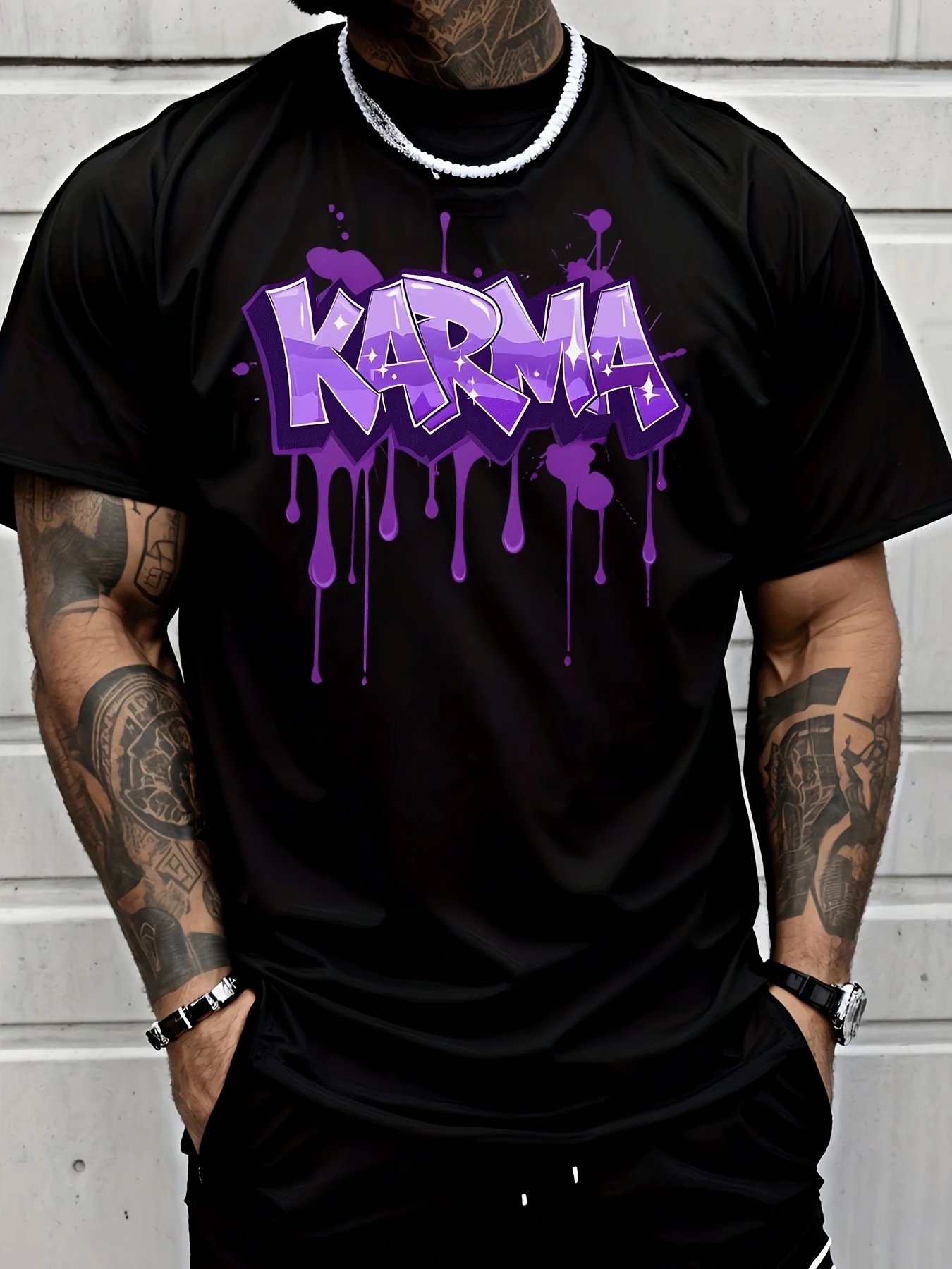 Street Fashion Graffiti - Kaos Pria Hitam Kerah Bulat dengan