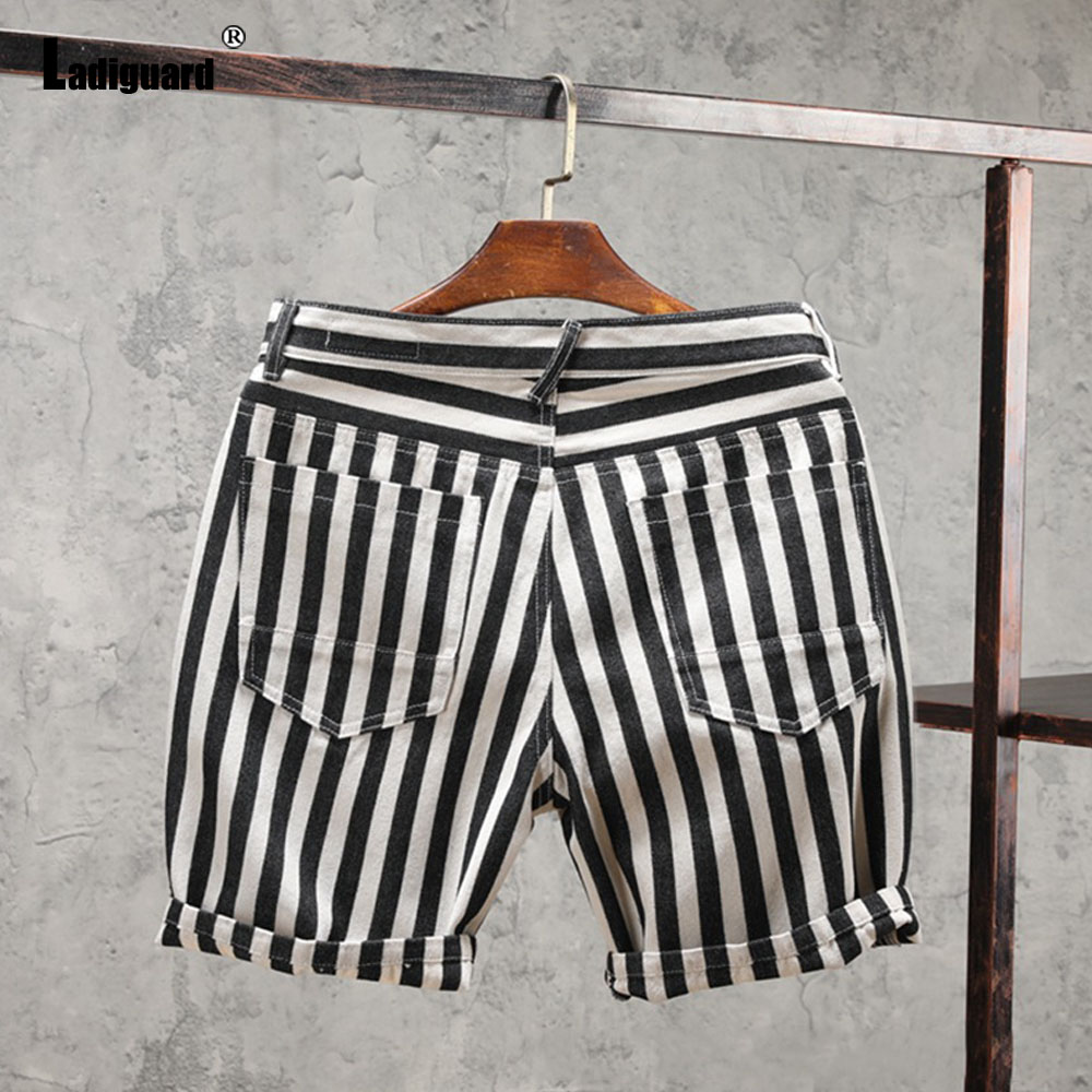 Celana Pendek Pria Gaya Eropa  - Street Fashion Europe ulasan dan harga